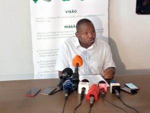 Associação Rede dos Direitos Humanos diz que a subida da tarifa do chapa 100 em Maputo é inconcebível neste momento