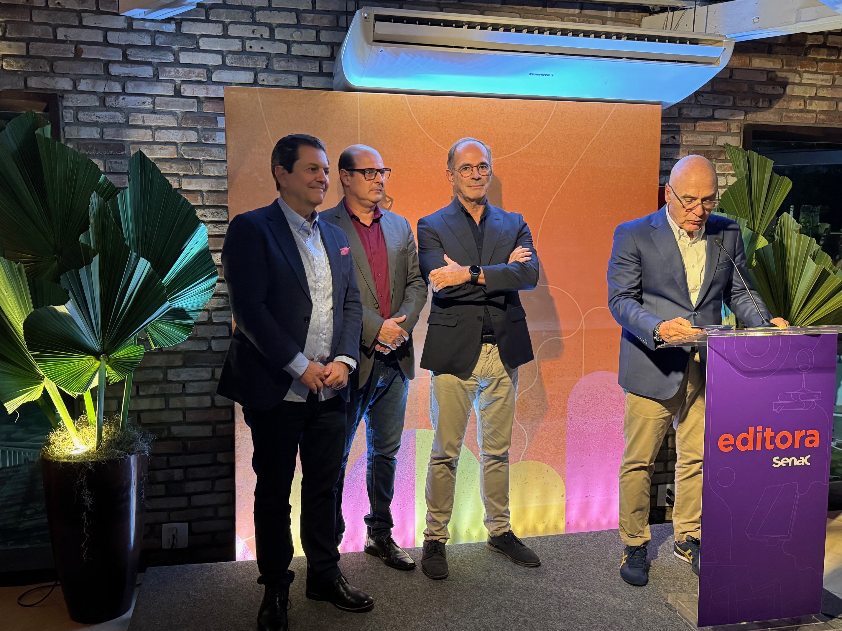 Senac RJ Brasil publica obra de Otavio Leite sobre Tax Free