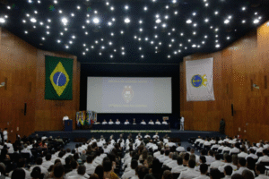 Mestrado e Doutorado gratuitos na Escola de Guerra Naval do Brasil