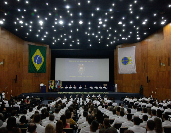 Mestrado e Doutorado gratuitos na Escola de Guerra Naval do Brasil