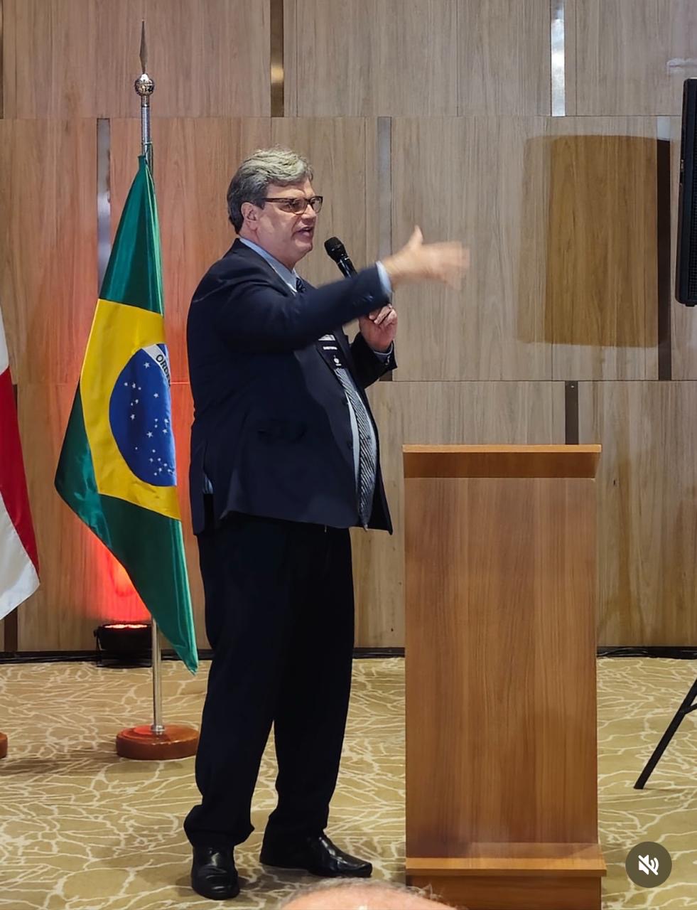Encontro Nacional de Prefeitos 2025 reúne lideranças no Fairmont Rio
