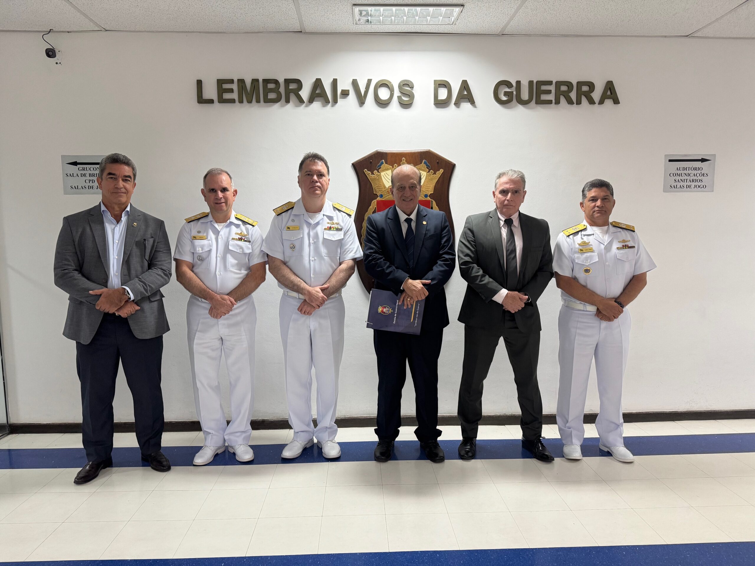 Escola de Guerra Naval recebe Ministro do Tribunal de Contas da União Augusto Nardes