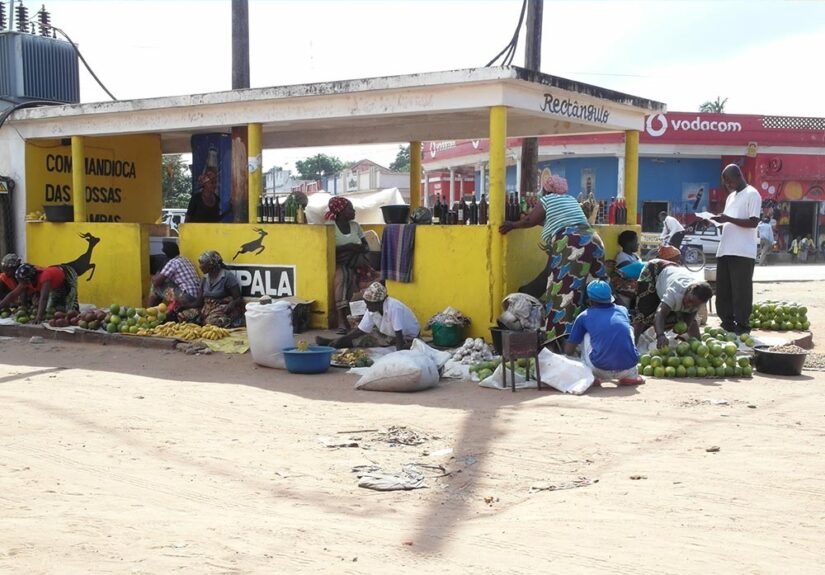 mercados-quissico-rua