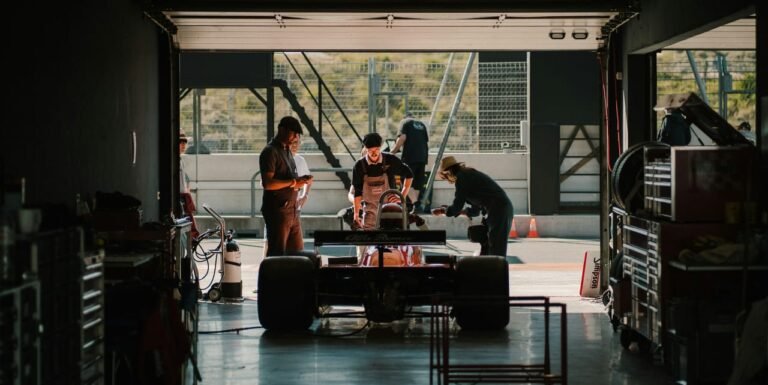 O que Bortoleto dirige na F1 e o que a tecnologia da Audi representa para os carros que circulam nas ruas do Brasil