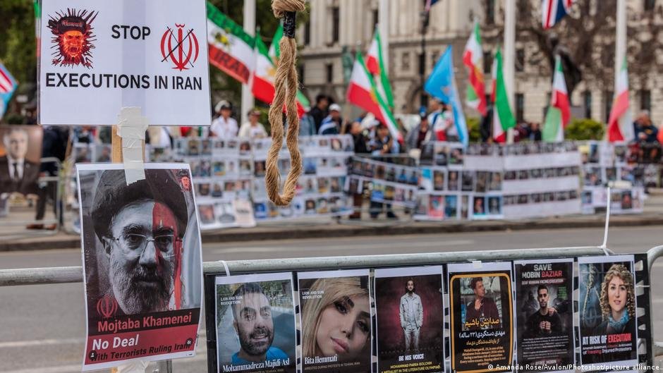 Irán ejecuta a otros dos hombres que participaron en las protestas de enero