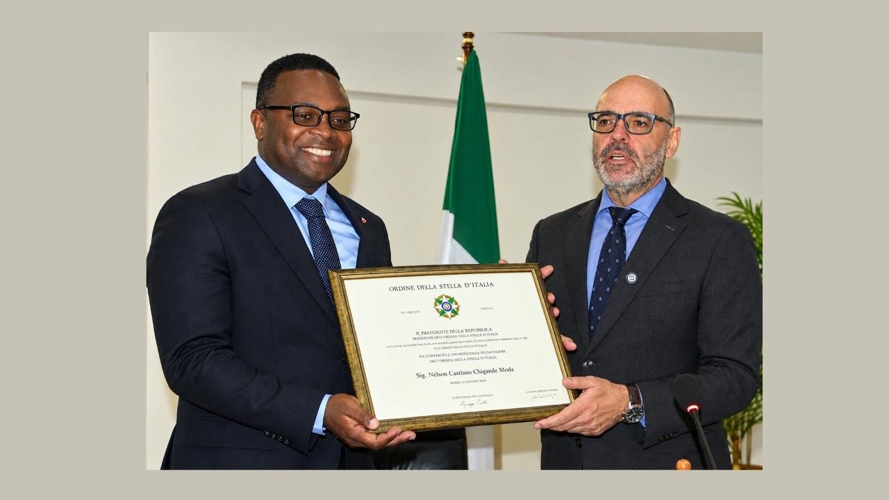 Itália condecora Nelson Moda com Ordem da Estrela de Itália por dedicação à causa da paz