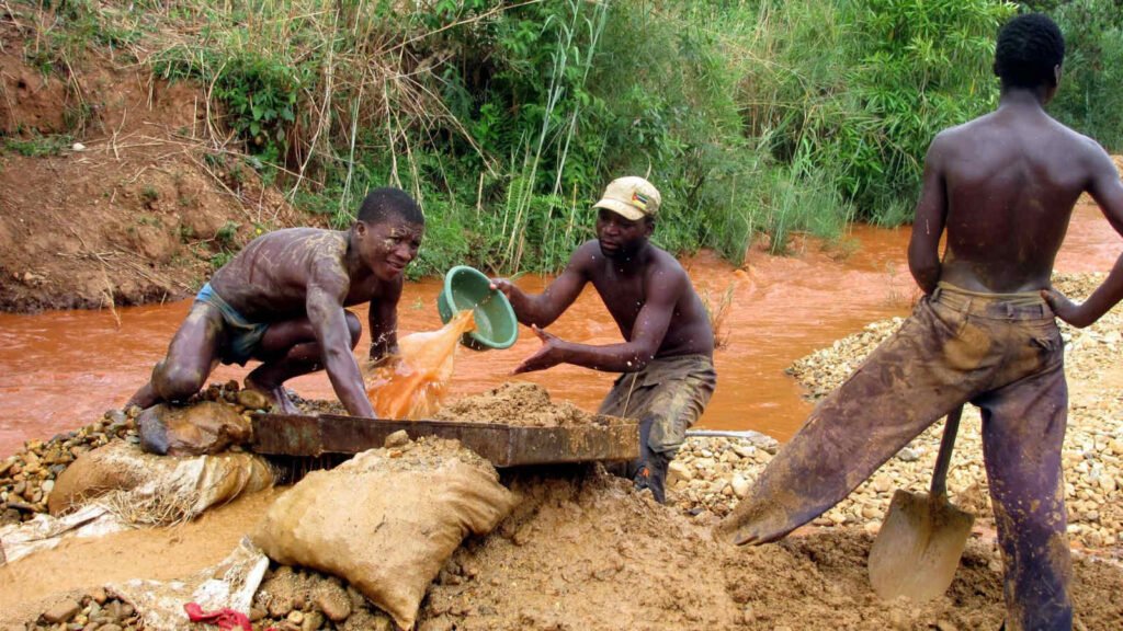 Moçambique busca experiência internacional para transformar mineração artesanal em formal