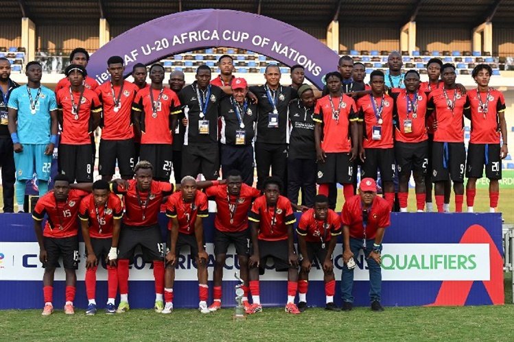 Notícias - Desporto - Mambinhas sub-20 sagram-se vice-campeões da COSAFA