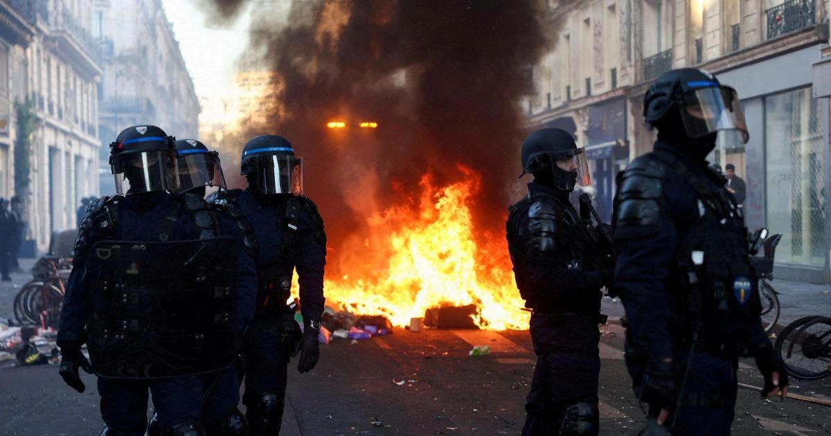 EUA emitem alerta de segurança para cidadãos na França antes de protestos