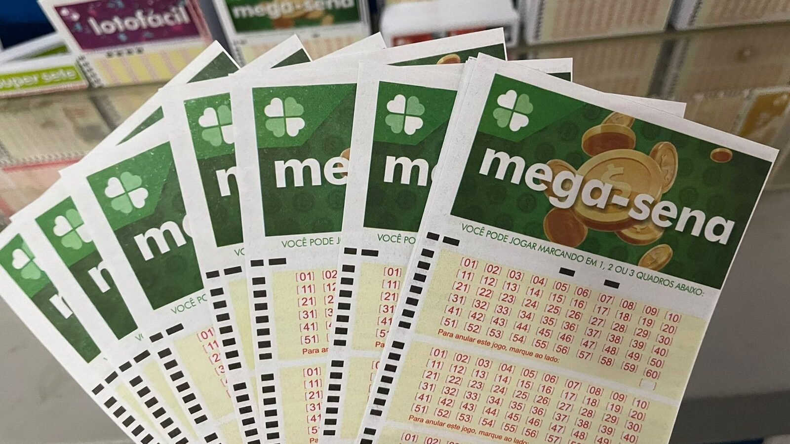 Mega-Sena 3073 acumula e prêmio vai a R$ 230 milhões; confira os números sorteados
