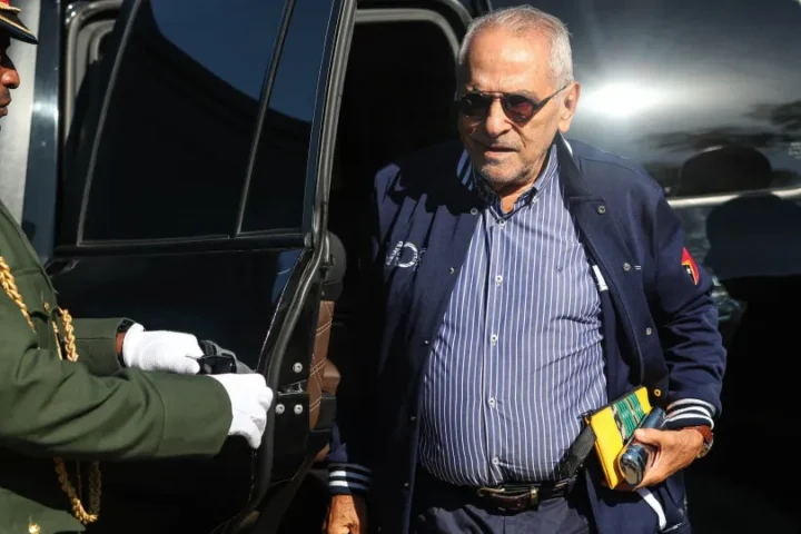 Presidente de Timor-Leste condecora equipa que negociou fronteira