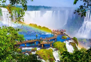 Turismo é viagem. É cultura. É economia. E, cada vez mais, é diplomacia